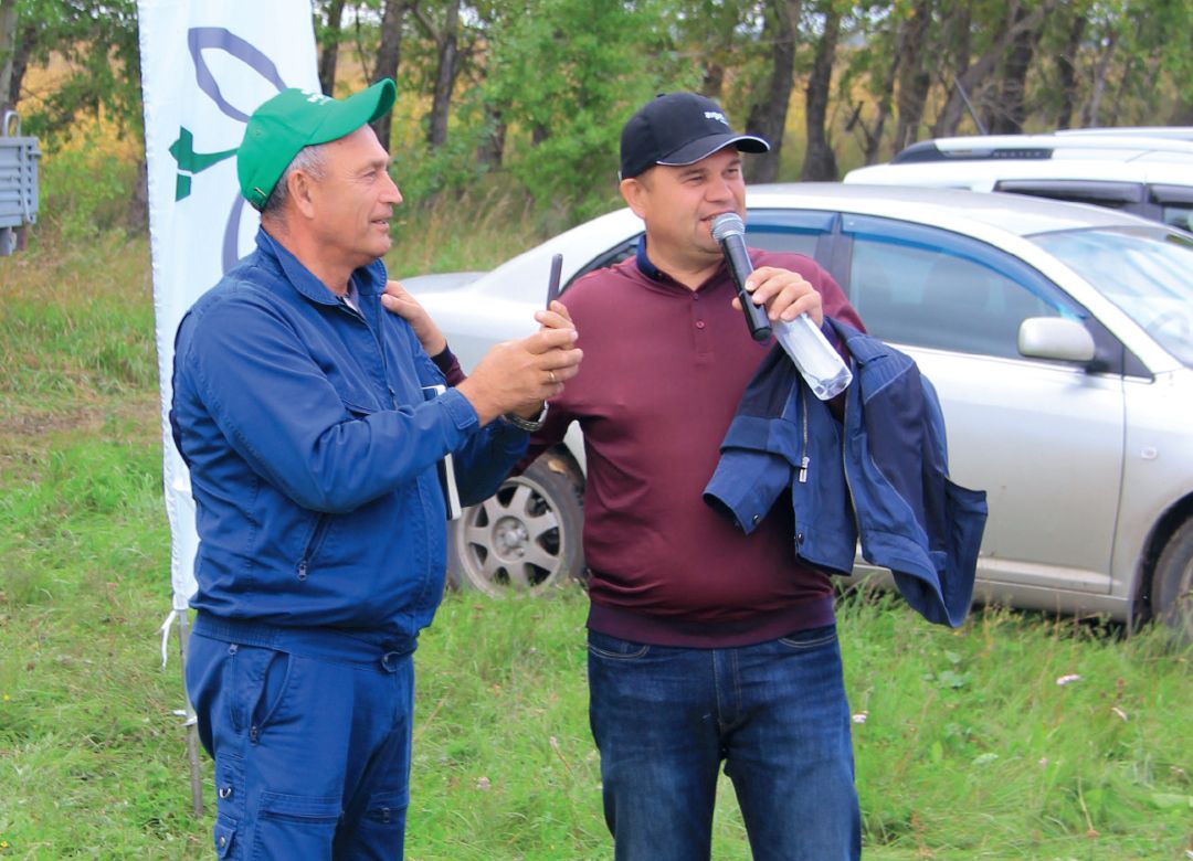 С С. Б. Капустиным (справа)