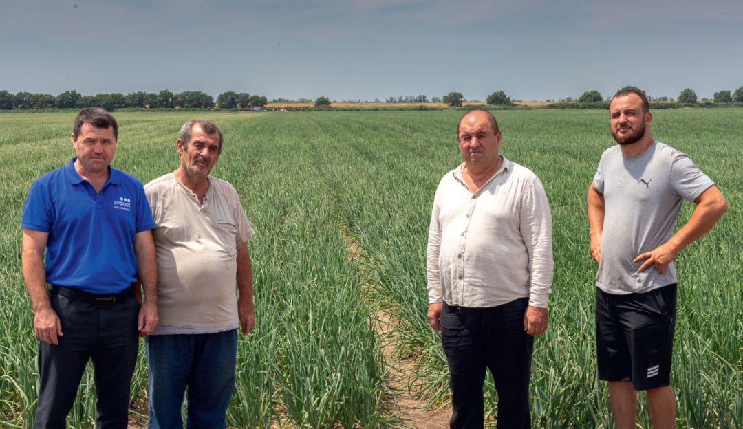 Мухтар Мхце и Усмановы: Мустафа и Махамат с сыном Рахманом