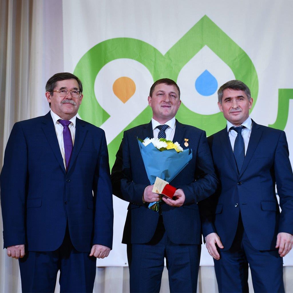 Вурнардагы заводдун ардагерлерин ишкананын 90 жылдыгы менен куттукташты