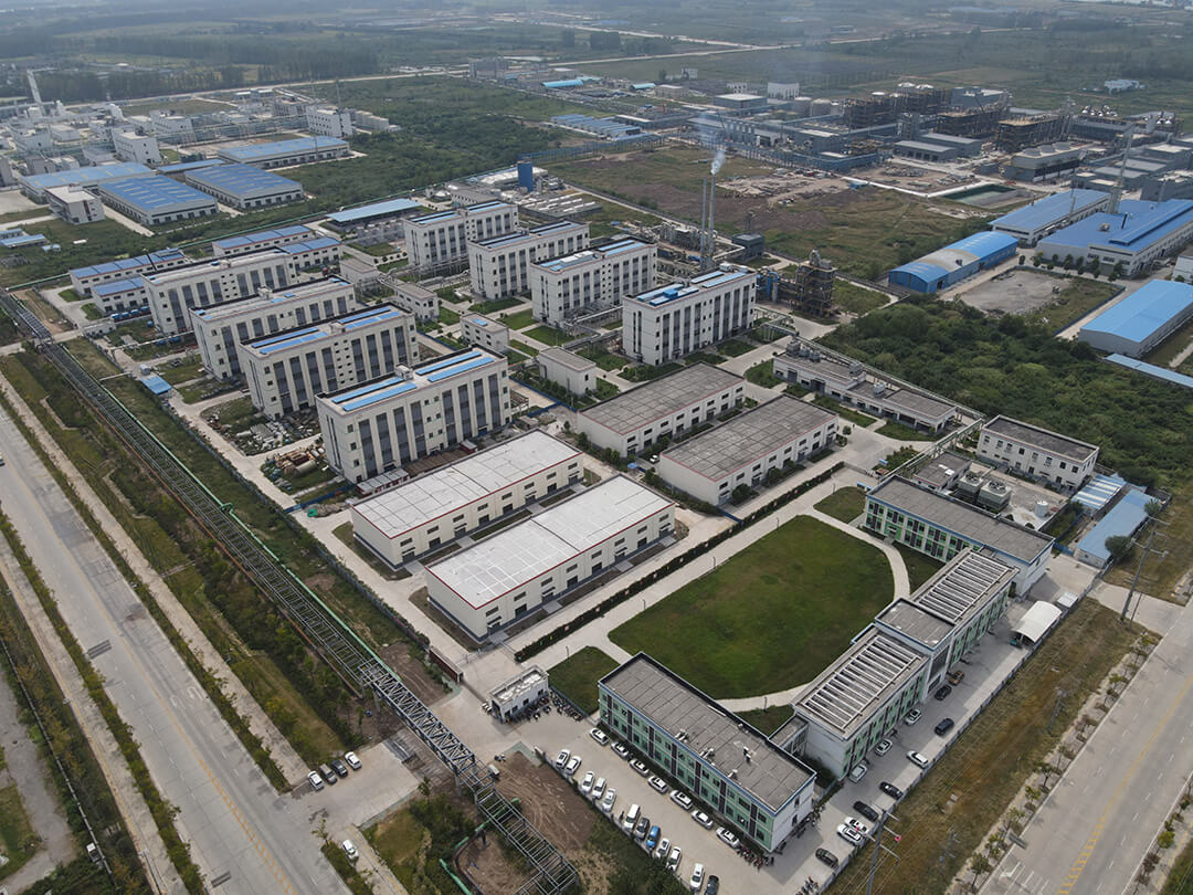 КЭРдеги "Август" компаниясынын заводу гербициддер үчүн активдүү заттарды чыгара баштады