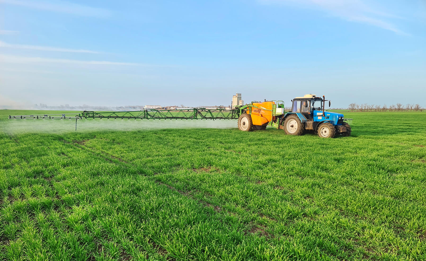 "Август": Айыл чарба продукциясынын коопсуздугун камсыз кылуу үчүн пестициддер менен агрохимикаттардын жүгүртүлүшүн эмес, химиялык препараттардын калдыктарын көзөмөлдөө зарыл