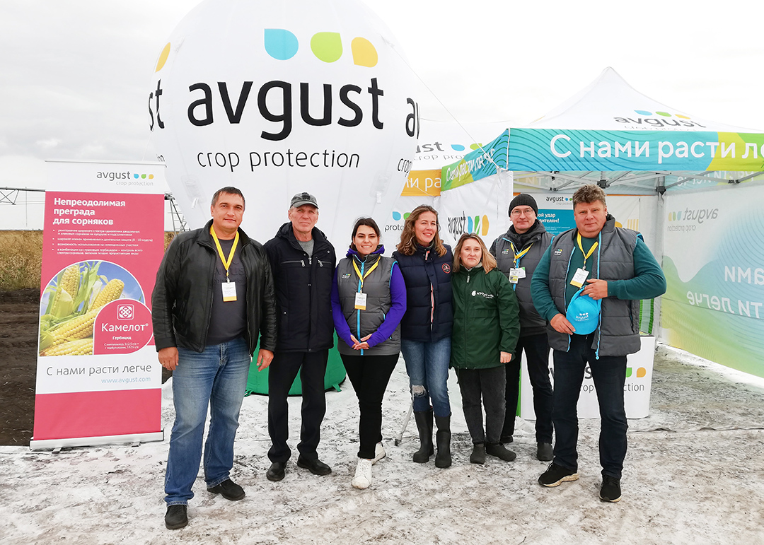 «Август» на соевом Дне поля